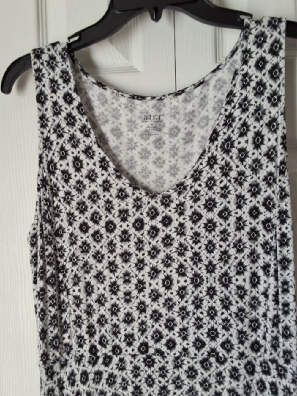 a.n.a Black and White Printed Sleeveless V-Neck Midi Dress